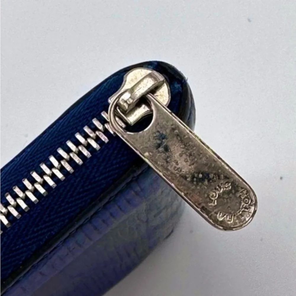 AUTHENTIC Louis Vuitton wallet. Preowned. Color: Navy blue. - Picture 7 of 12